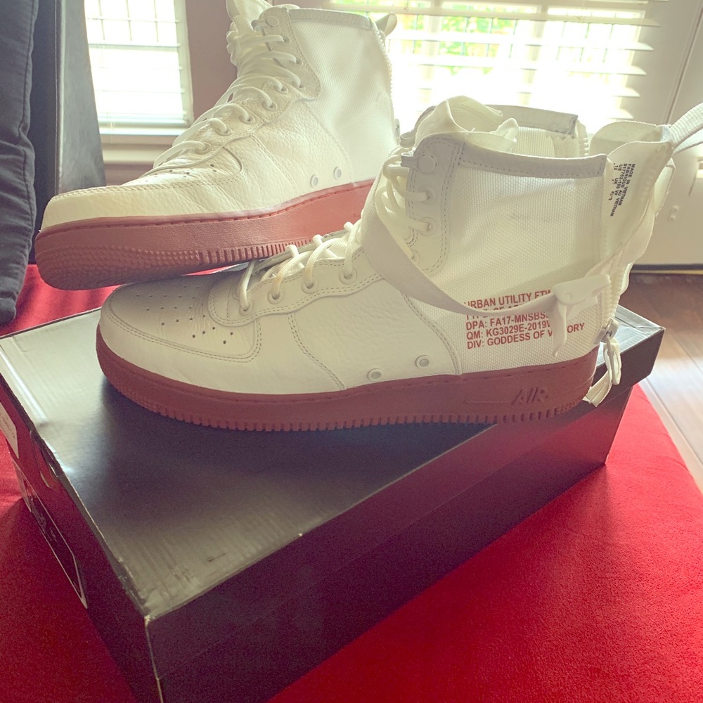 Nike SF AF1 Mid